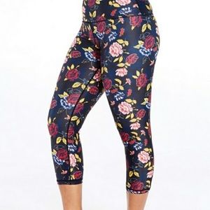 Ruby Ribbon Black & Floral Print Reversible Crop Leggings Capris Size Small